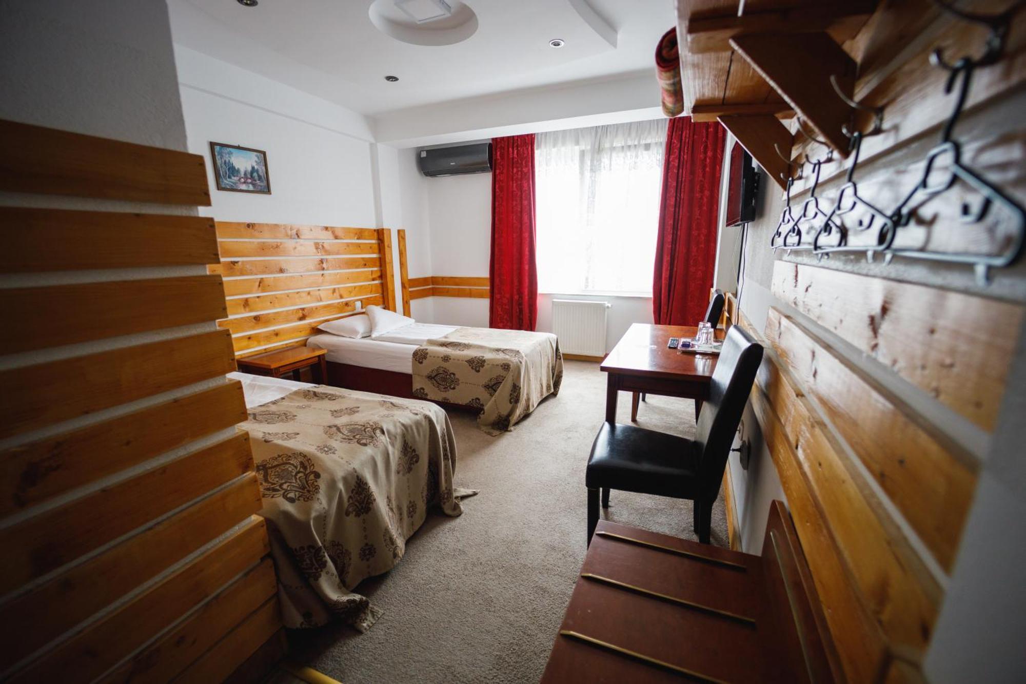 Popasul Sura Hotel Suceava Bagian luar foto