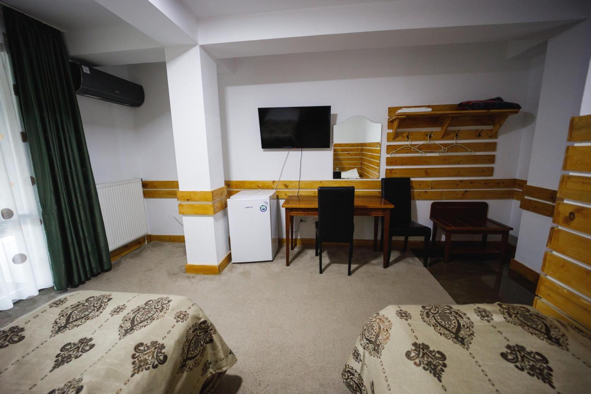 Popasul Sura Hotel Suceava Bagian luar foto
