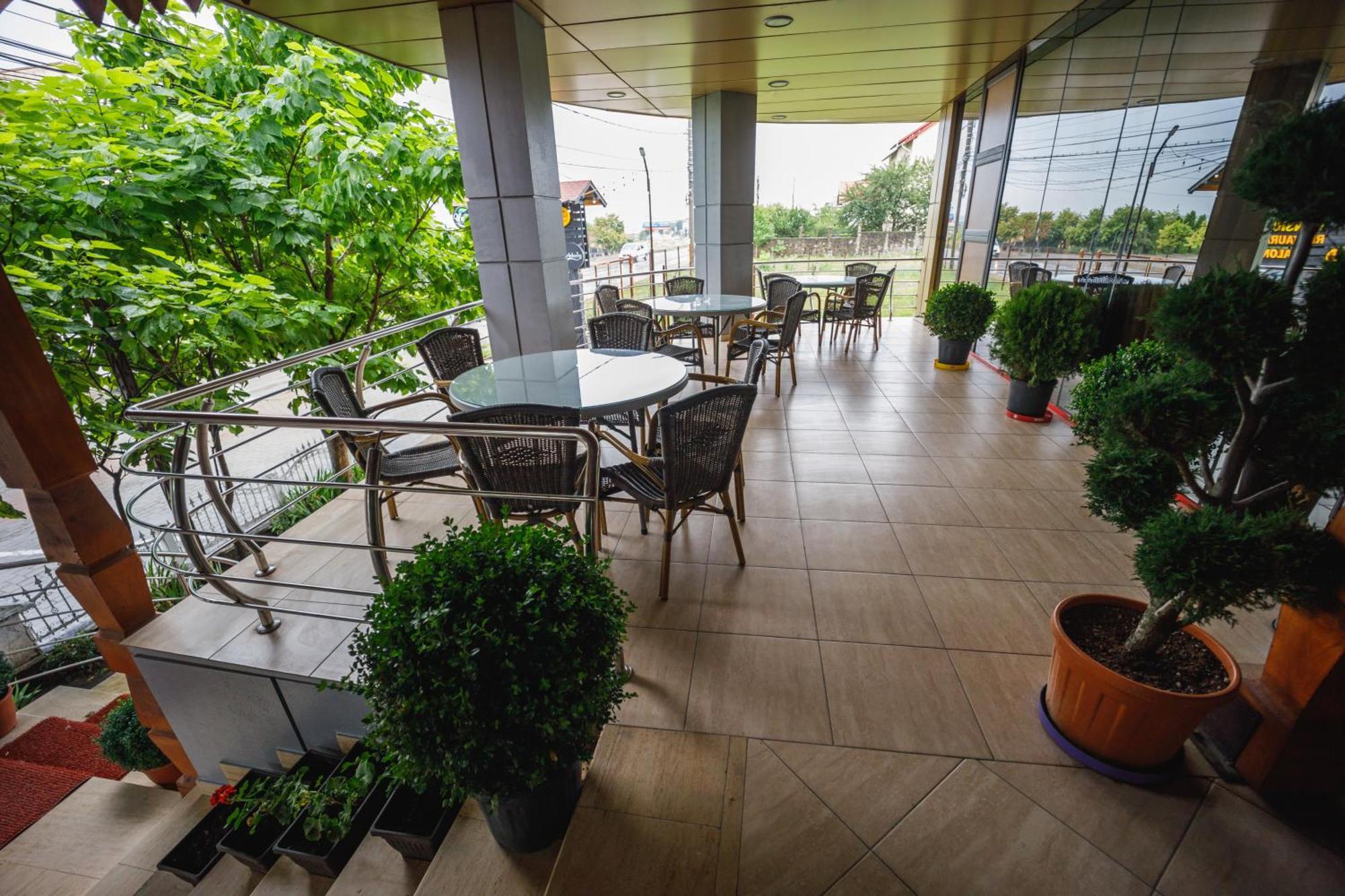 Popasul Sura Hotel Suceava Bagian luar foto