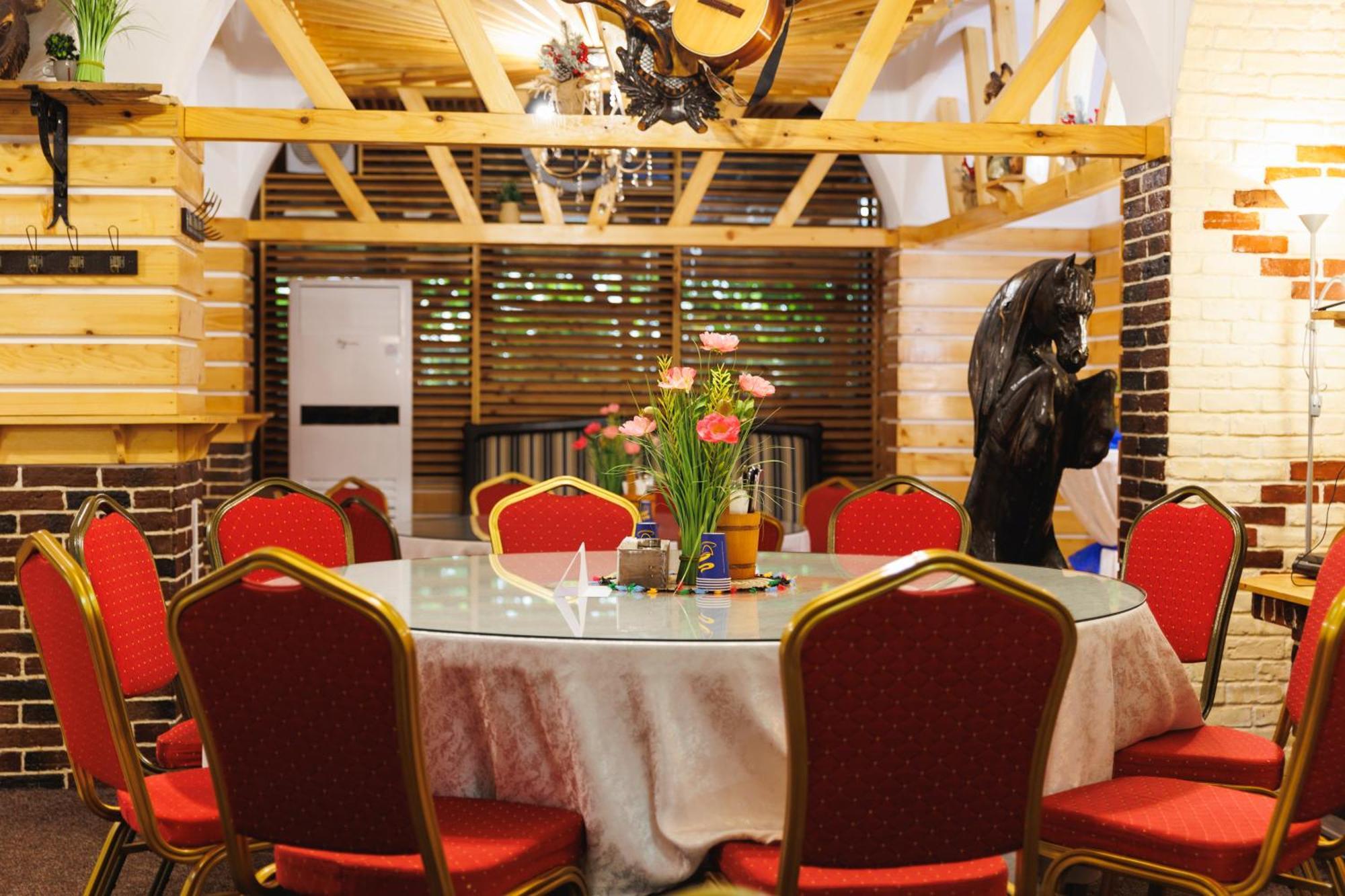 Popasul Sura Hotel Suceava Bagian luar foto